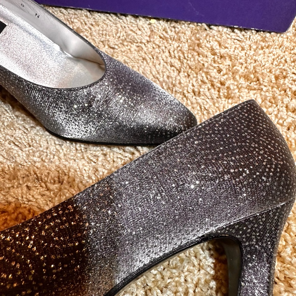 NWT- Stuart Weitzman Glittering Silver Heels - Picture 10 of 15